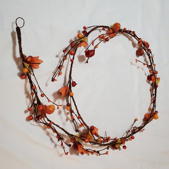 Fall Garland 5 Feet – Maple Leaves, Pumpkins, Berries, Pip Berries – Home Décor - Picture 2 of 4